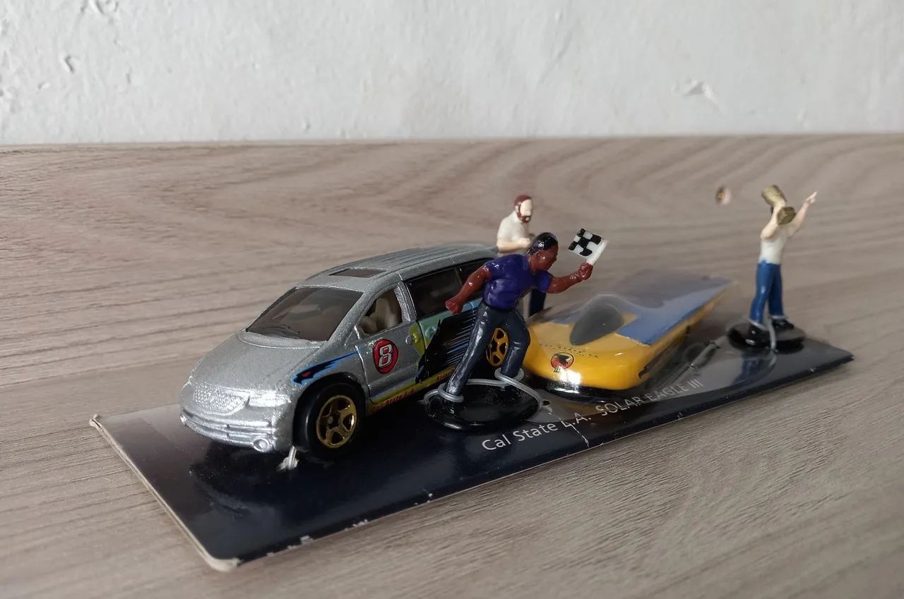 Hot Wheels Solar e Van Com 3 Personagens.  - Foto 4