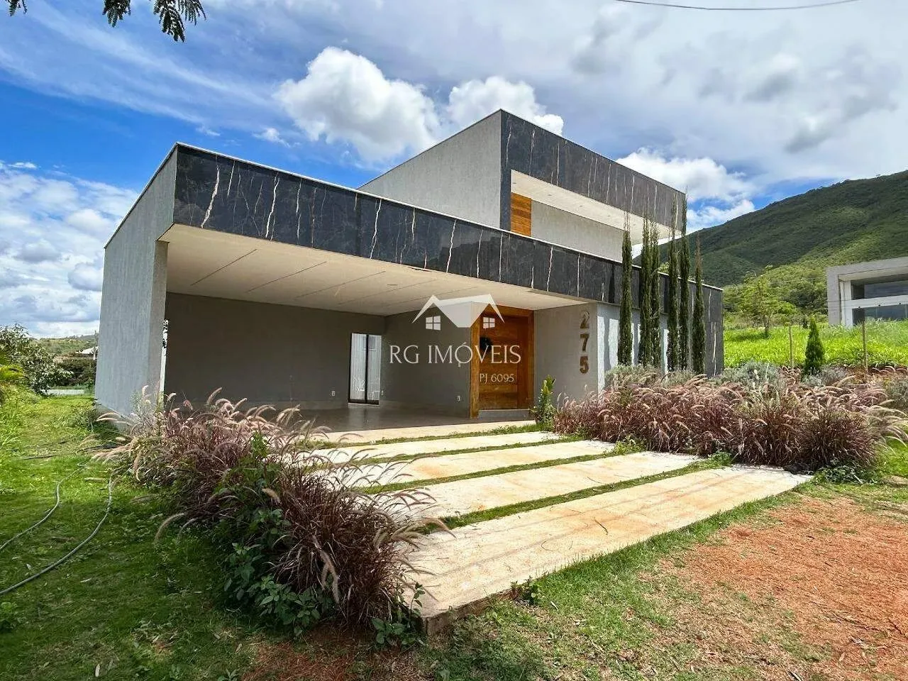 Casa no condomínio Serra dos Bandeirantes