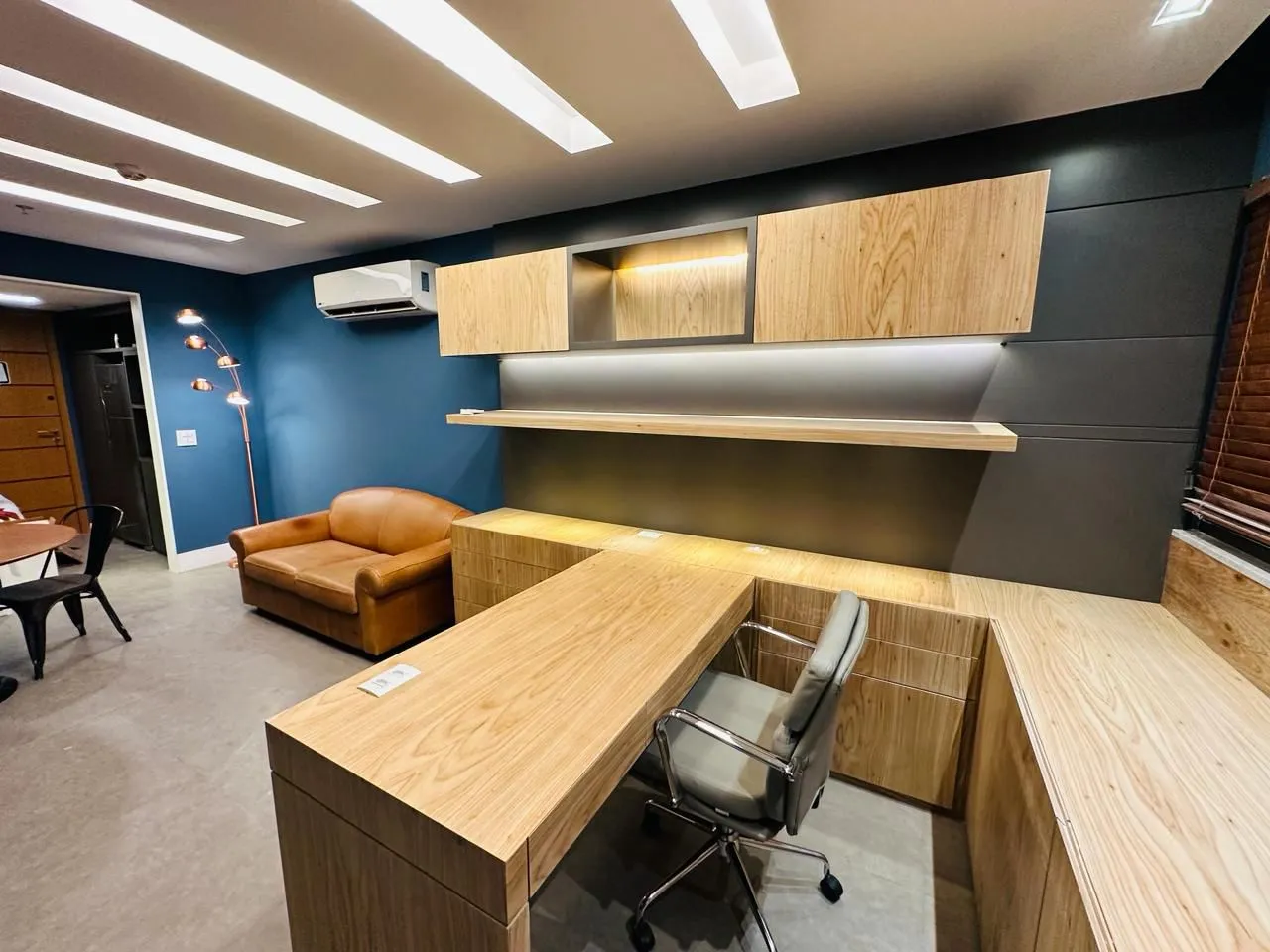 Sala comercial com 29m2 e mobiliada no Vogue Square, Barra da Tijuca