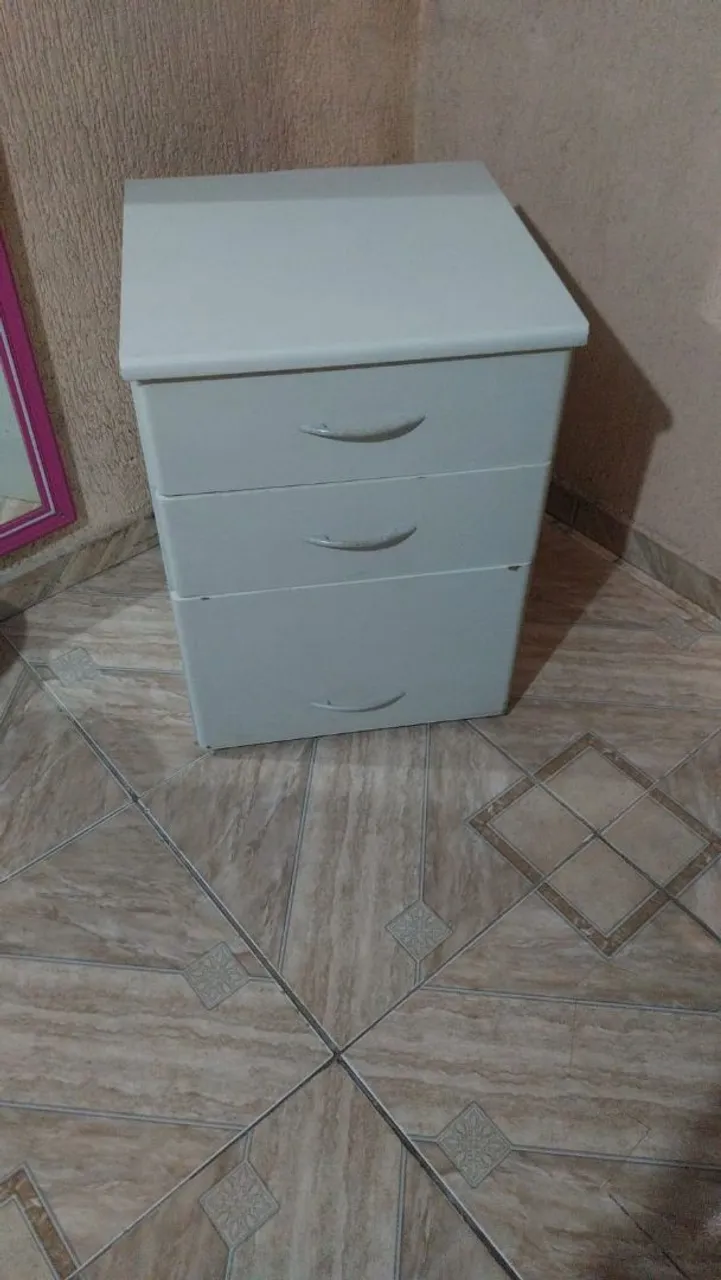 Cômoda com 3 gavetas