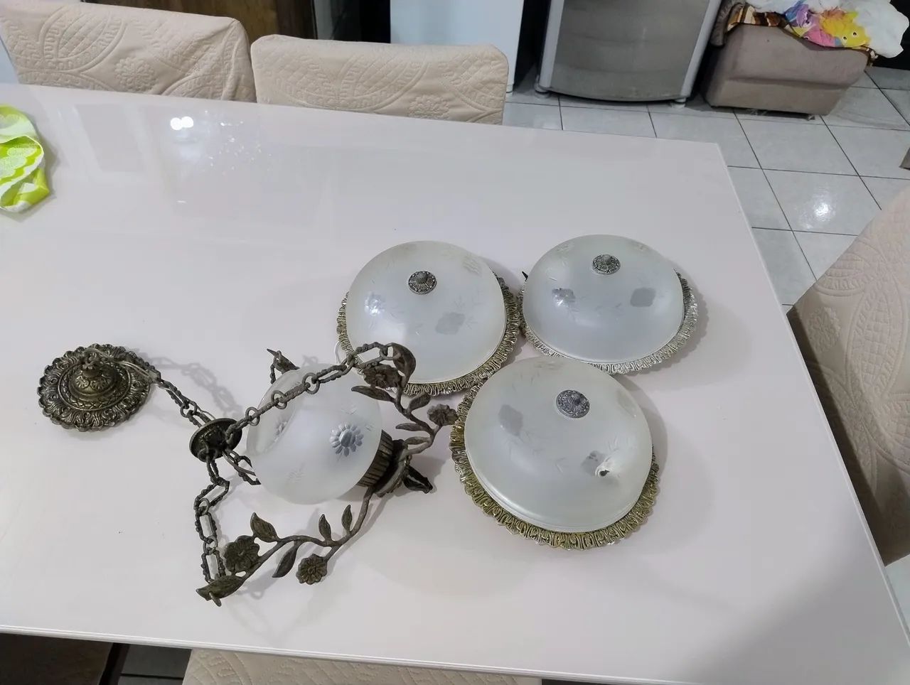 Lustres antiguidade com 3 cúpulas e um pêndulo  - Foto 2