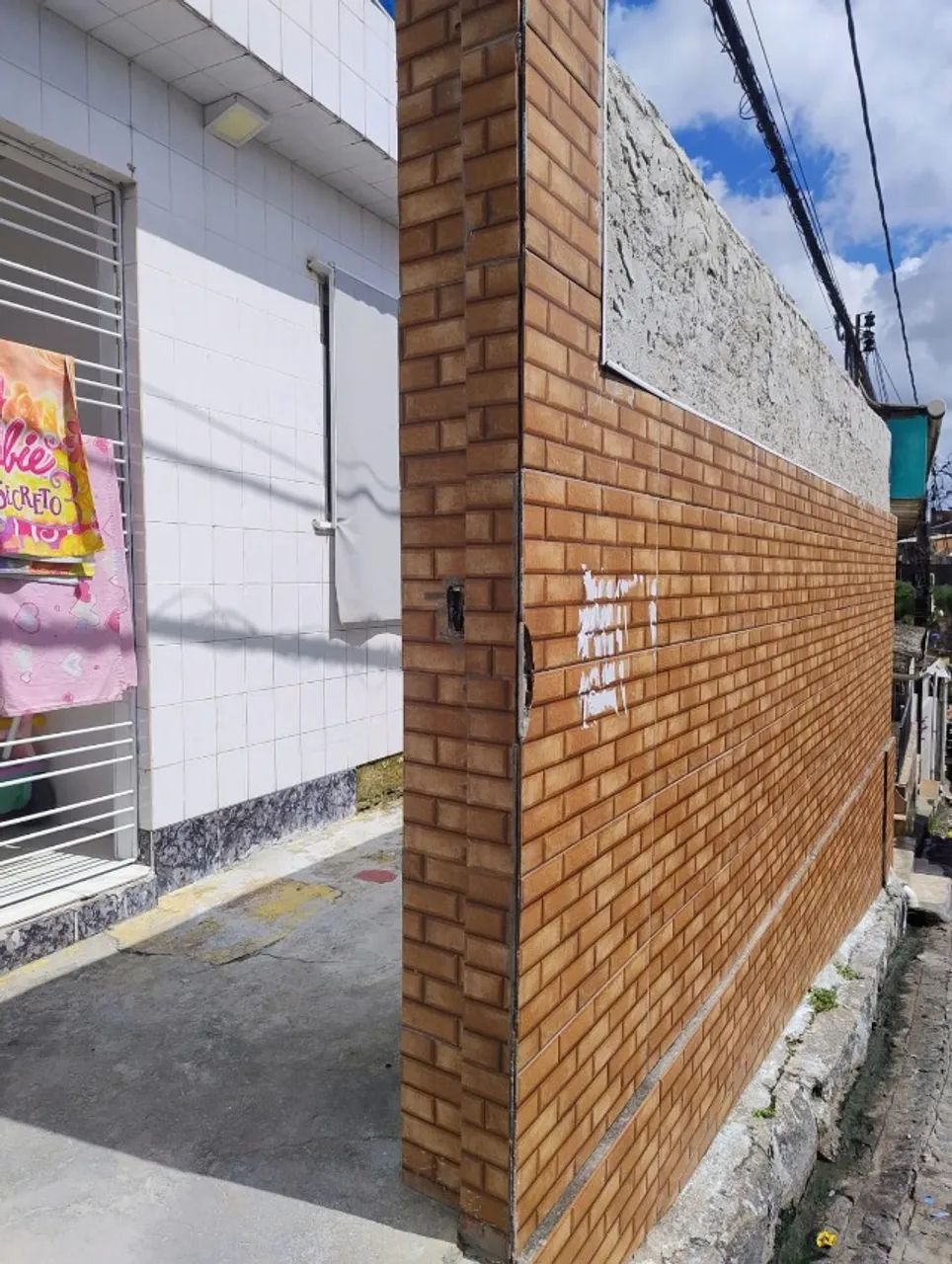 Casa bairro casa amarela !!!!Muito grande e boa
