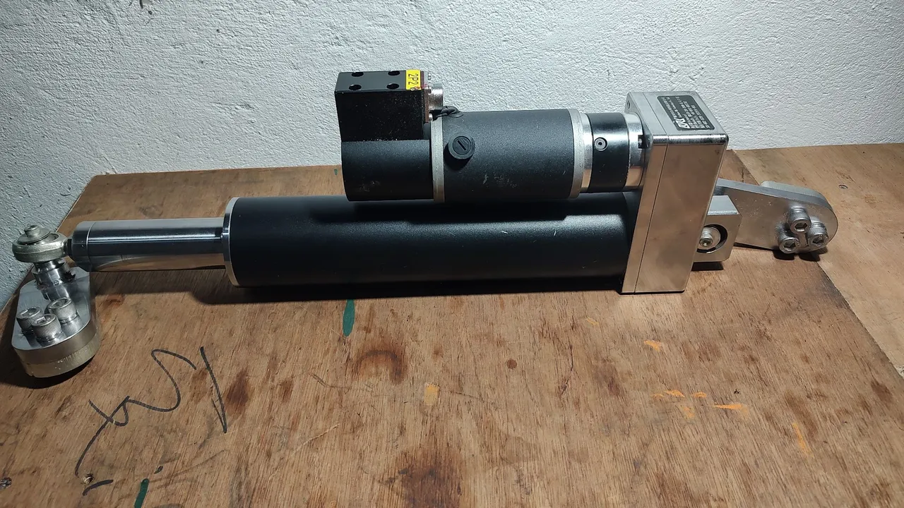 Atuador linear 300mm