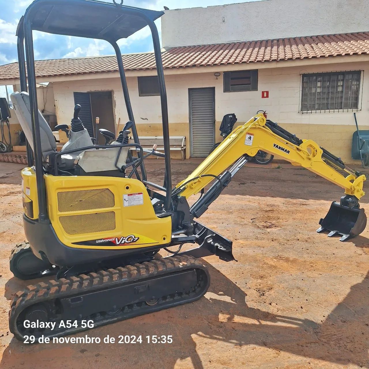 Mini máquina escavadeira Yanmar Vio17  - Foto 4