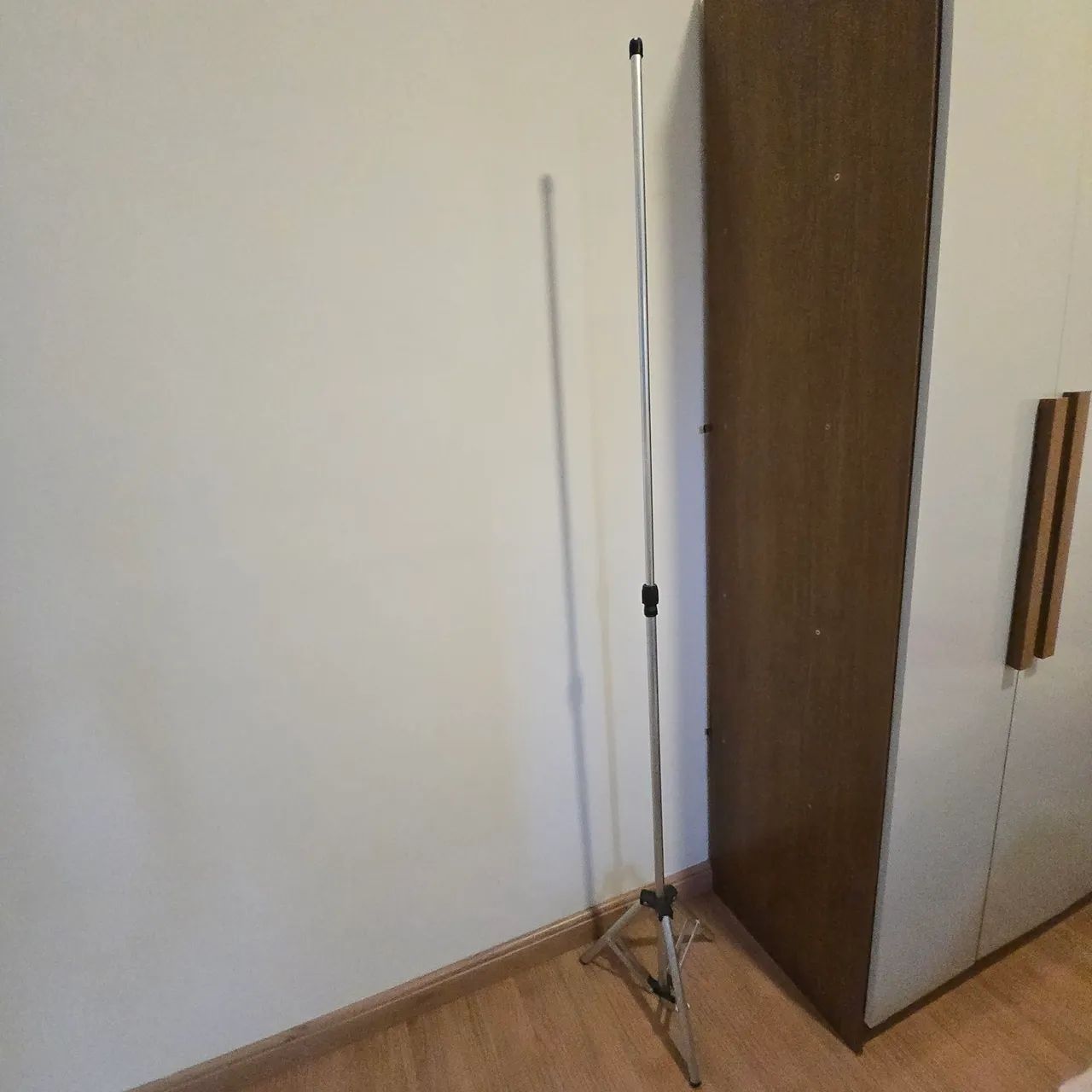 Porta banner ajustável em alumínio - leve, desmontável, ótimo estado