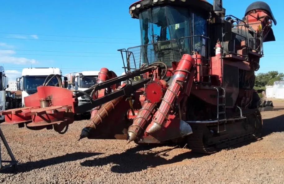 Colhedora de Cana Case A8810 ano 2020 com 12.320 horas, em SP - Foto 3