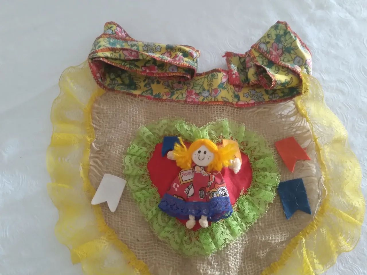 Vestido Infantil Floral com Detalhes em Renda - Foto 3