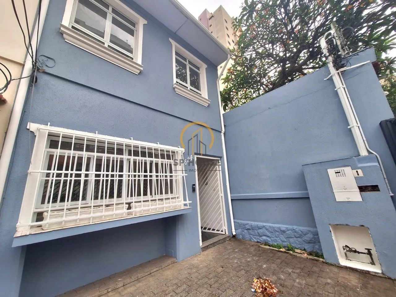 Sobrado comercial para venda e locação na Vila Clementino, 5 salas, 2 vagas de garagem, 14