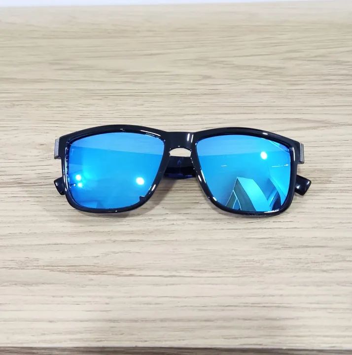 Óculos 1° linha com lente polarizada, design diferenciado. - Foto 3
