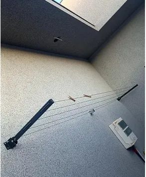 Varal De Parede Retrátil Em Aço Dobrável, Articulado, Cabo De Aço Encapado - Foto 2