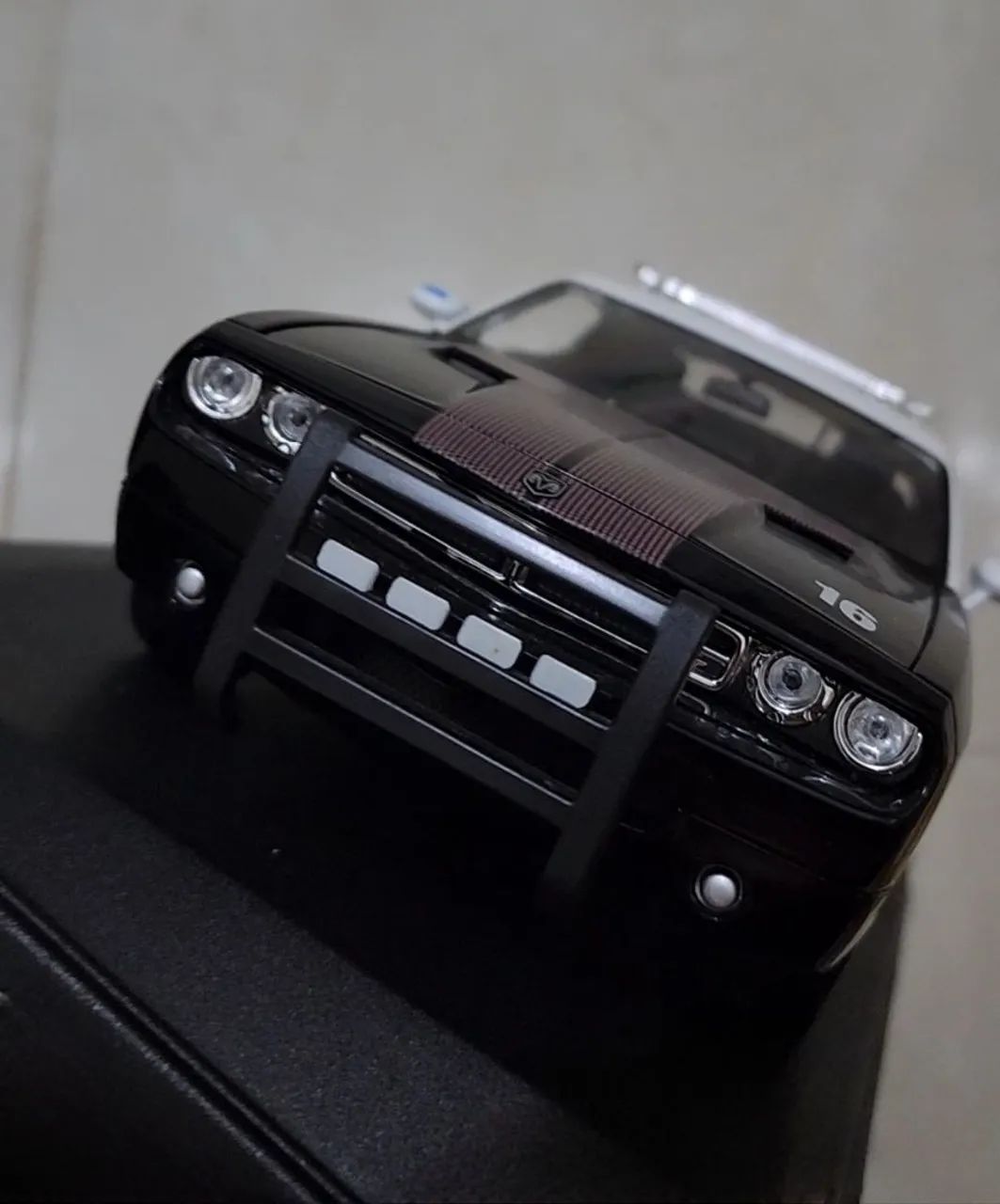 Dodge Challenger 1:18 - Foto 5