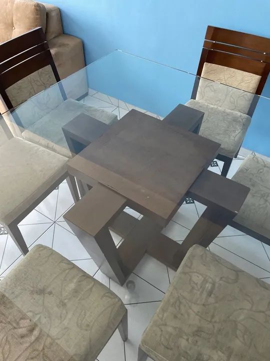 Mesa de madeira maciça com tampo de vidro e 6 cadeiras de madeira maciça - Foto 5