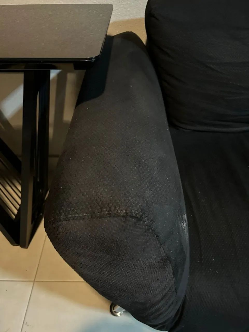 Sofá 2 Lugares Em Tecido Preto Usado - Foto 3