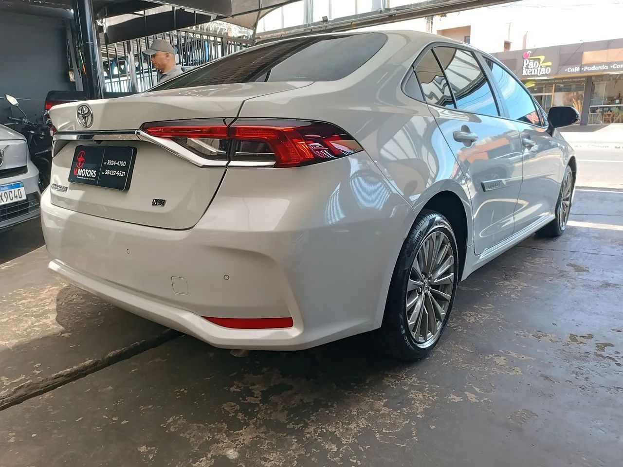 Toyota Corolla  XEI 2.0 FLEX Camb CVT AUT 10 marchas Branco Perol  2024   - Foto 6