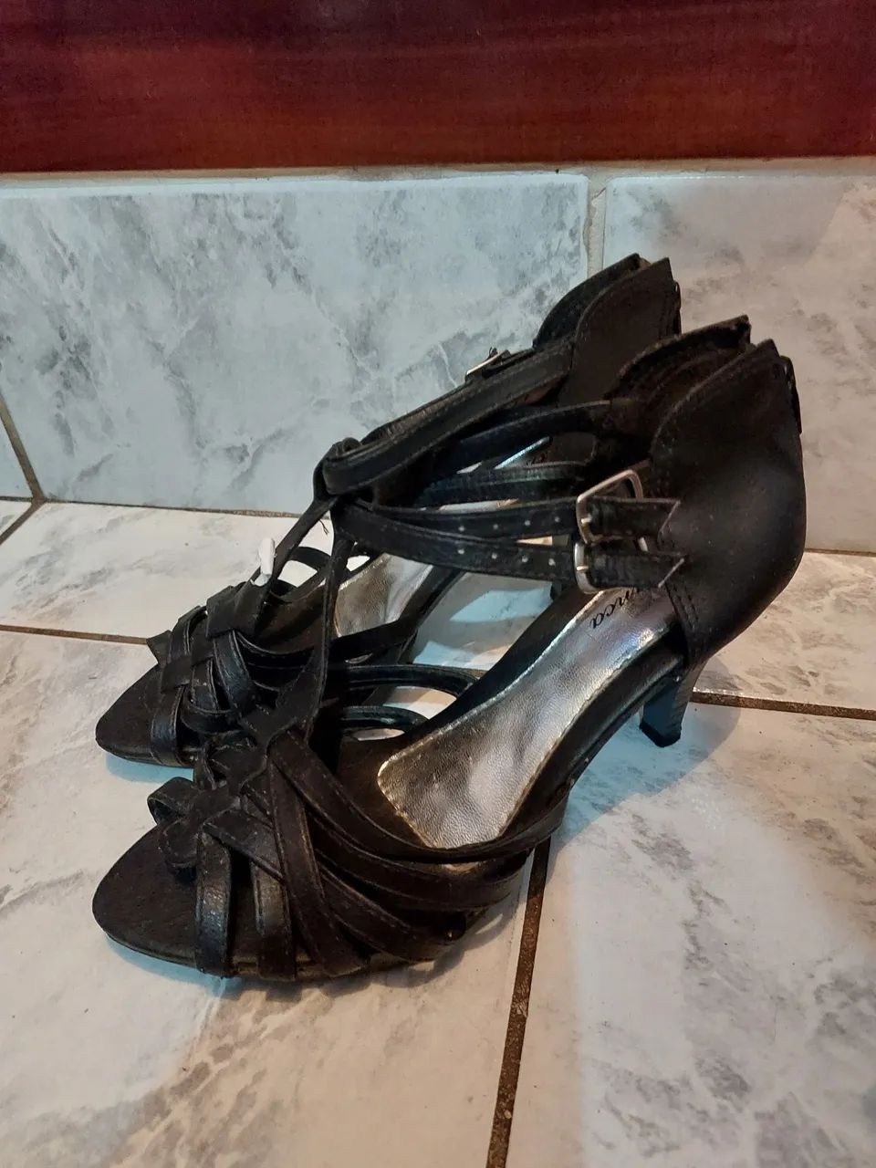 Sandália de Salto Preta - Foto 2