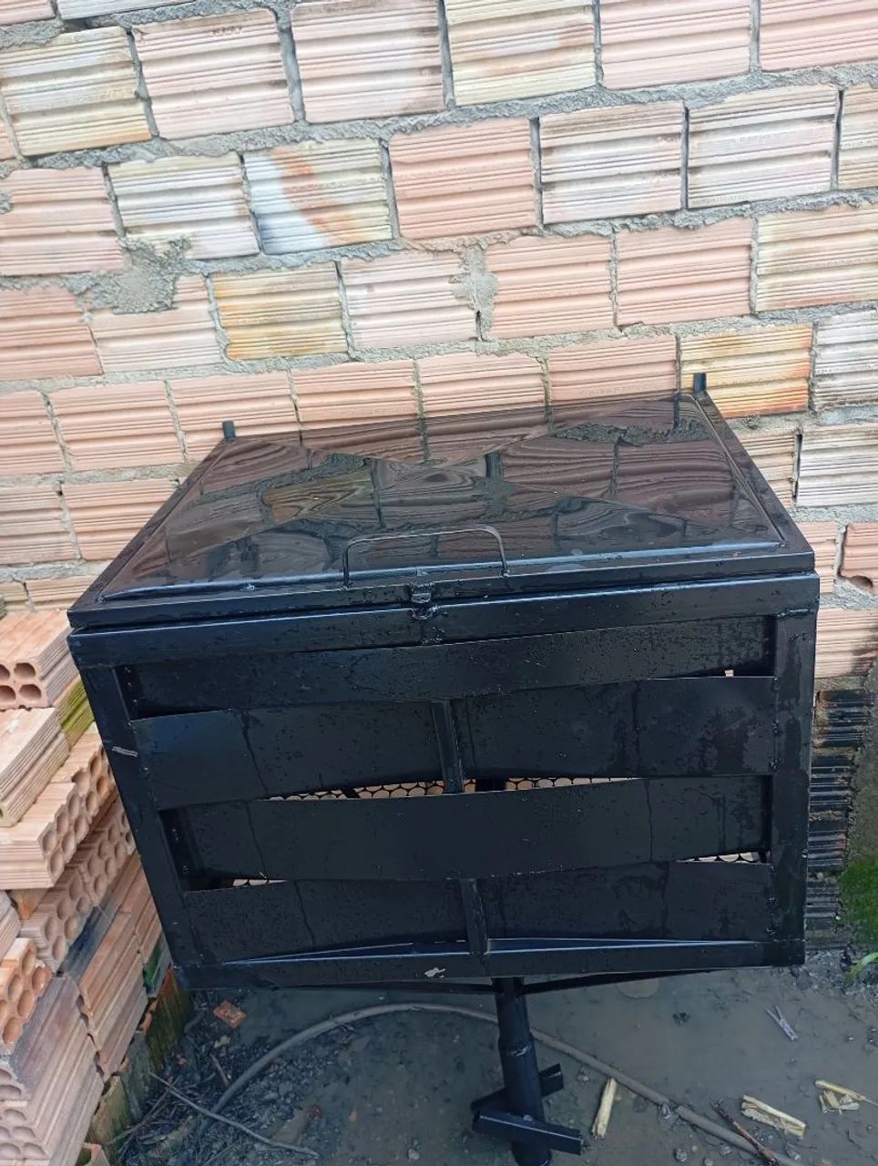 Trash can with lid64295717254531120