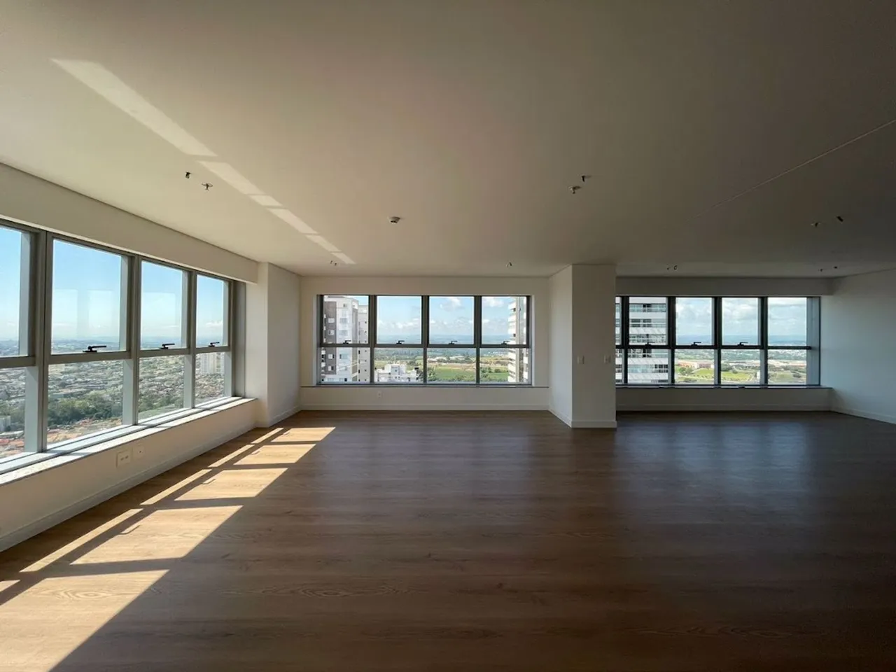 Sala no Edifício ATSUSHI TOWER à venda, 87 m² por R$ 1.288.000 - Gleba Palhano - Londrina/