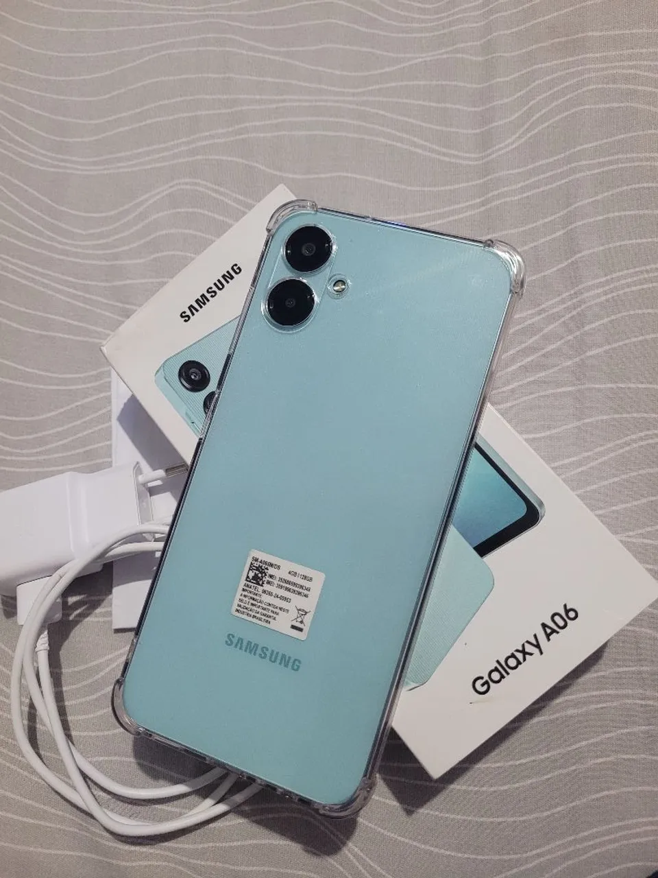 Vende se A06 de 128GB novo.