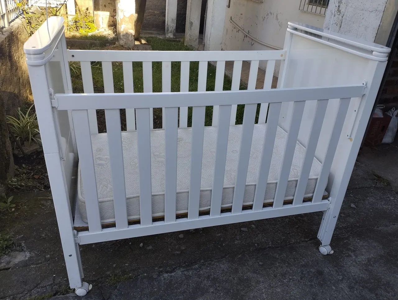 Berço que vira cama com colchão  - Foto 3