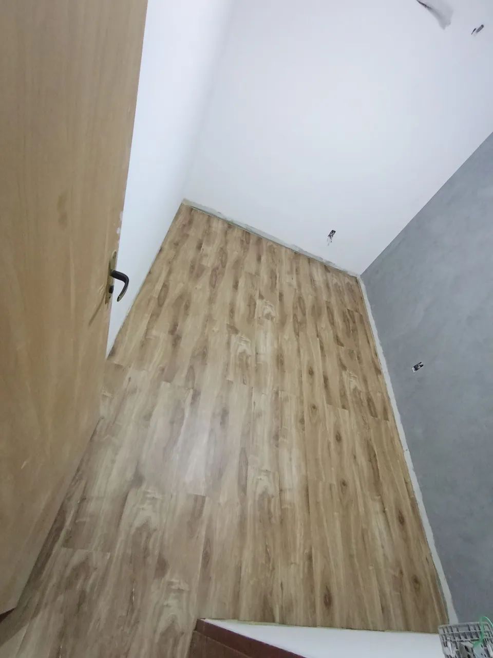 Pisos Laminados e Vinílicos Instalados com Preço Baixo! - Foto 3