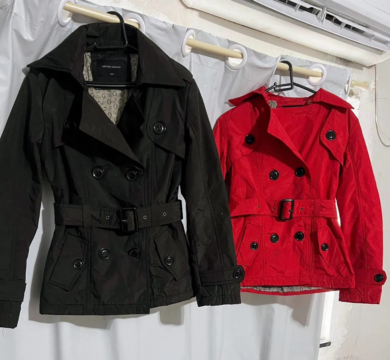 Casacos Femininos - Preto e Vermelho