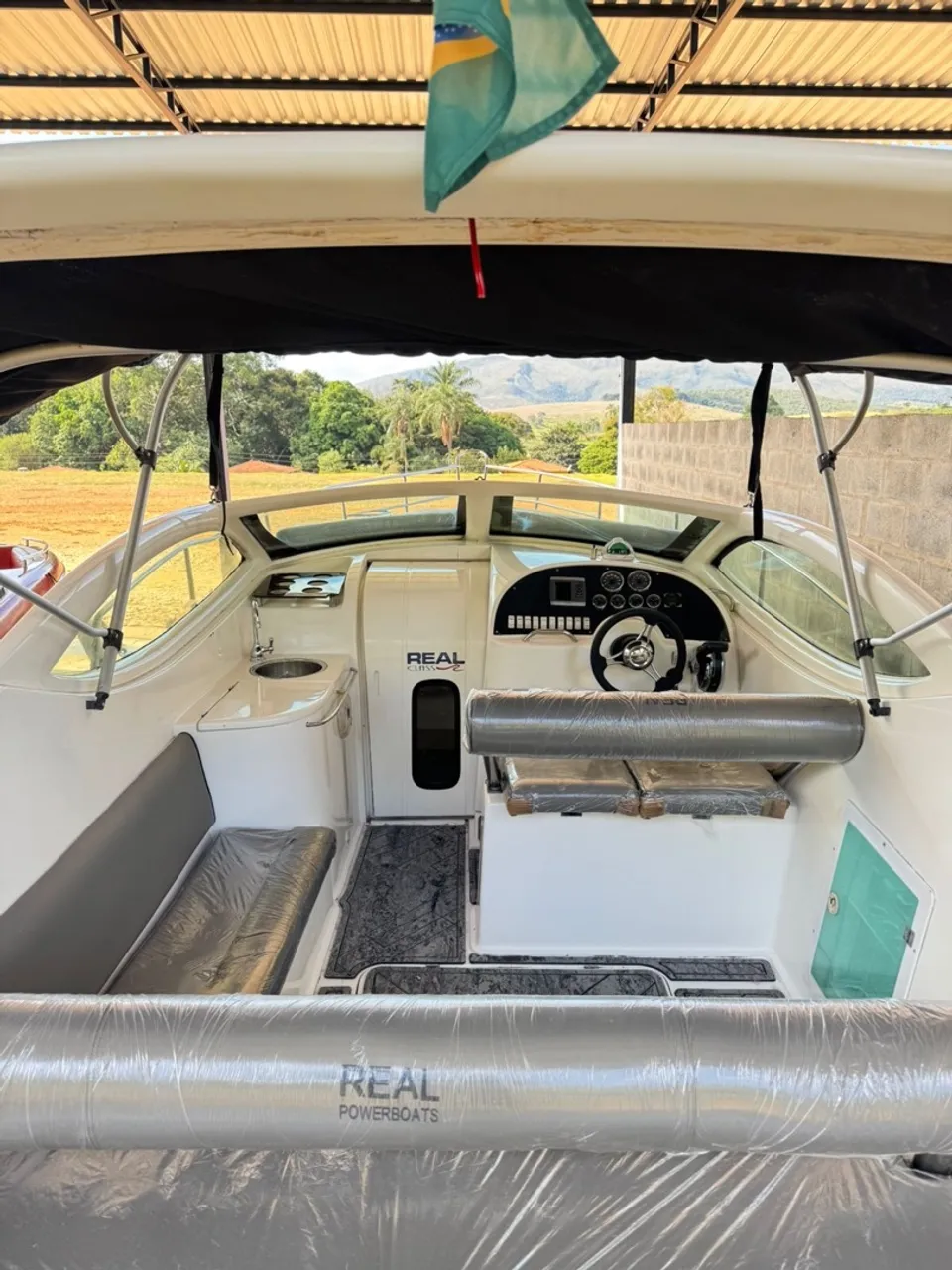 Lancha Real Powerboats - 26,5 pés