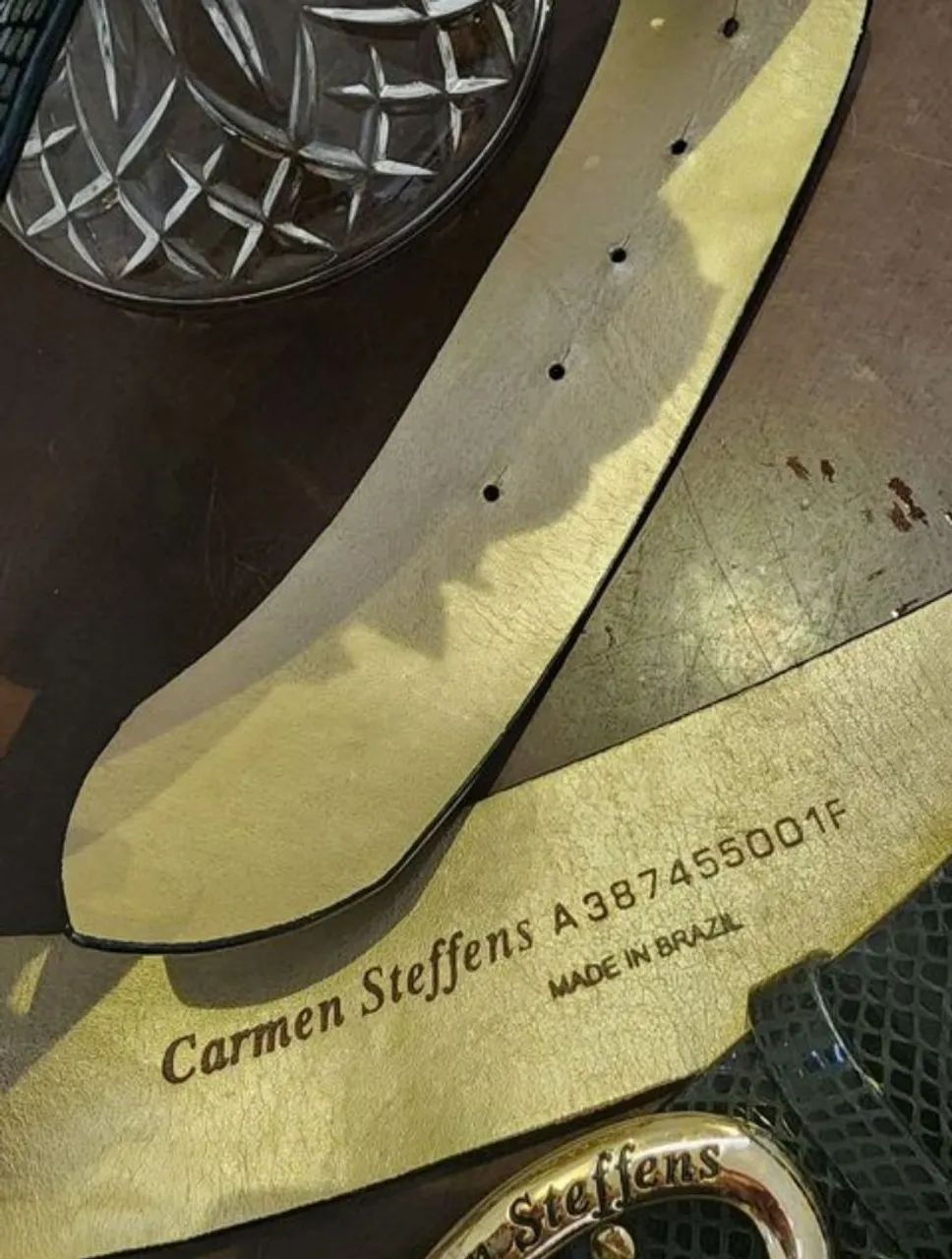 Cinto Carmen Steffens Couro Cobra Fivela Dourada - Foto 4