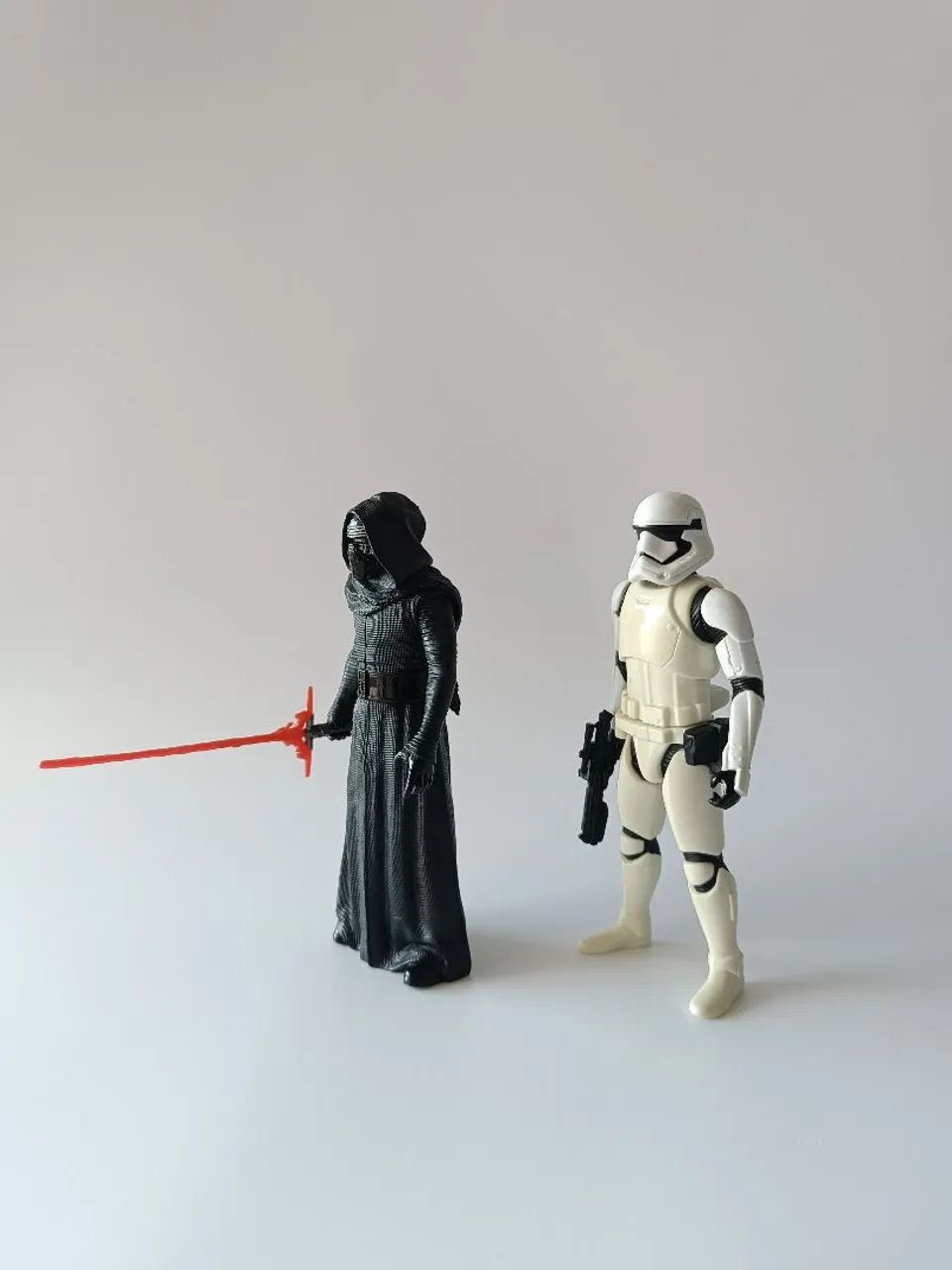 Action Figures Star Wars Kylo Ren e Stormtrooper - Foto 2