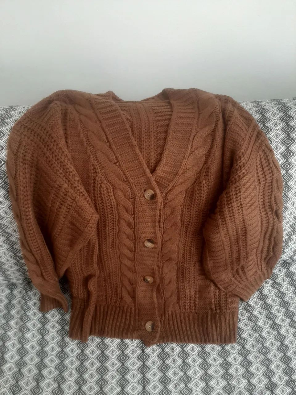 Cardigan marrom de tricô