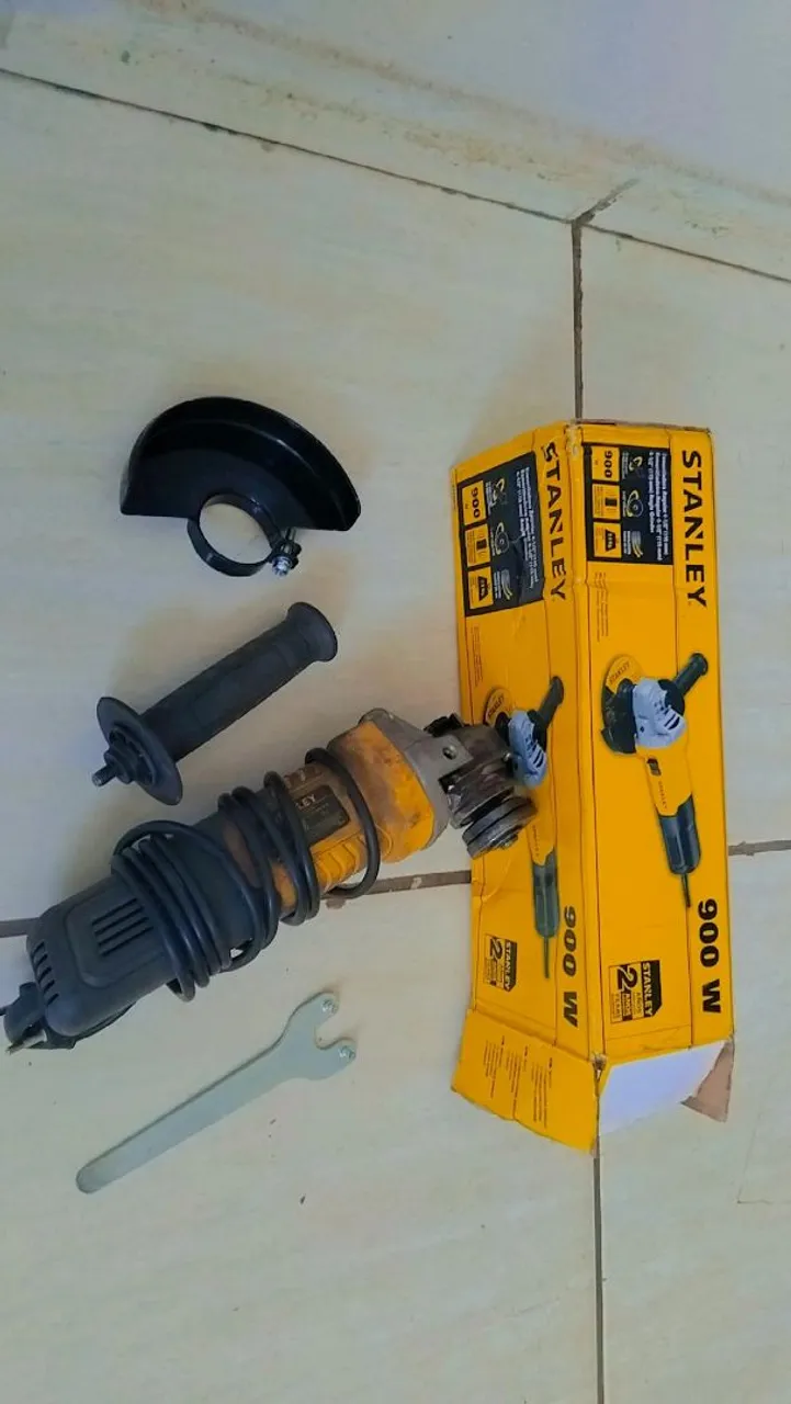 Esmerilhadeira Stanley 900W