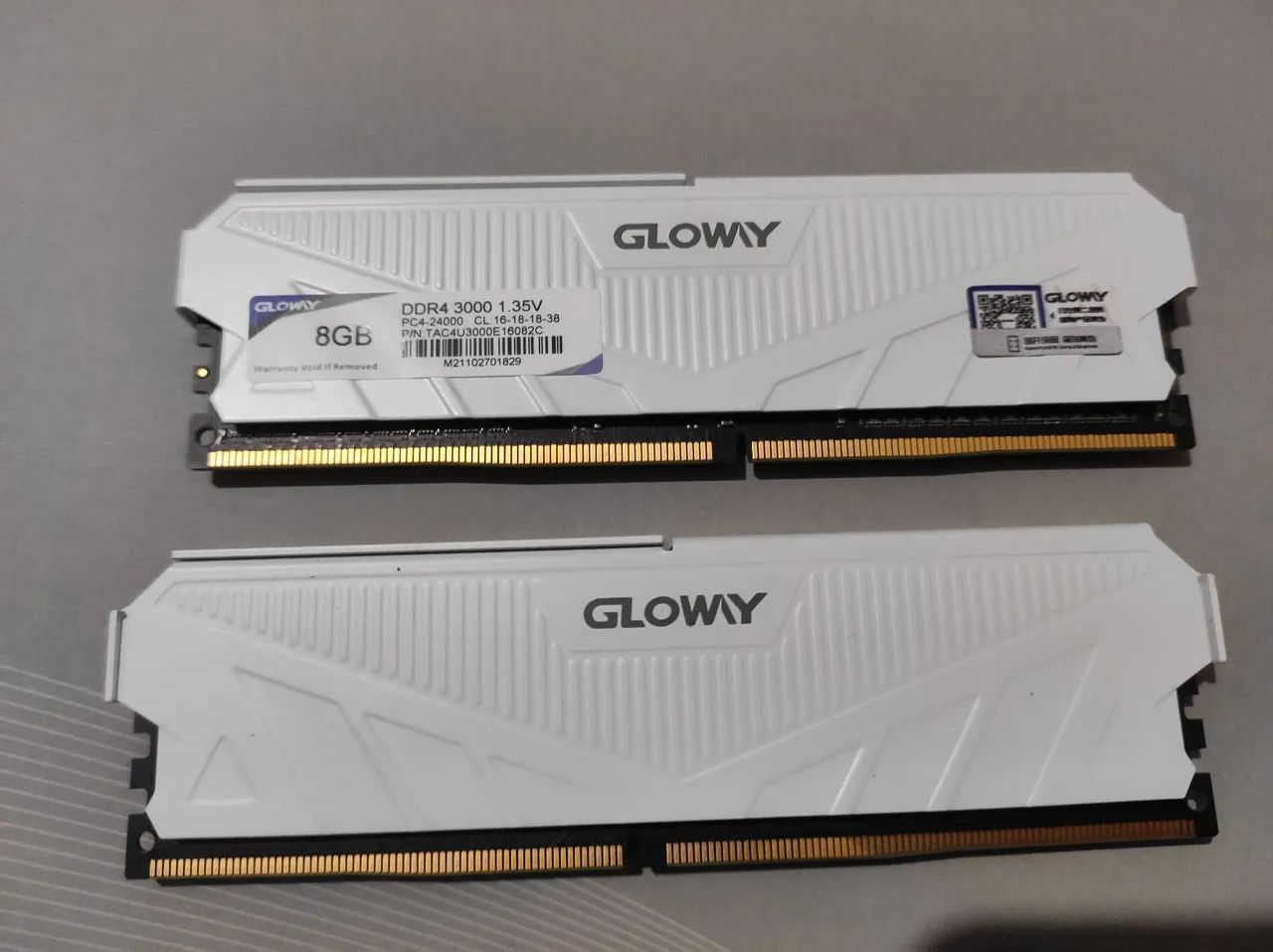 Glowy DDR4 RAM Memory 8GB 2 Sticks for the Price of One64291871456258122
