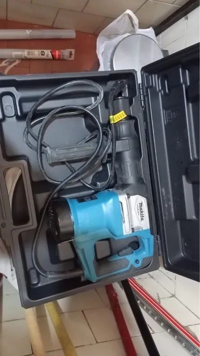 Martelo Rompedor de Concreto Makita M8600b 900W - Foto 3