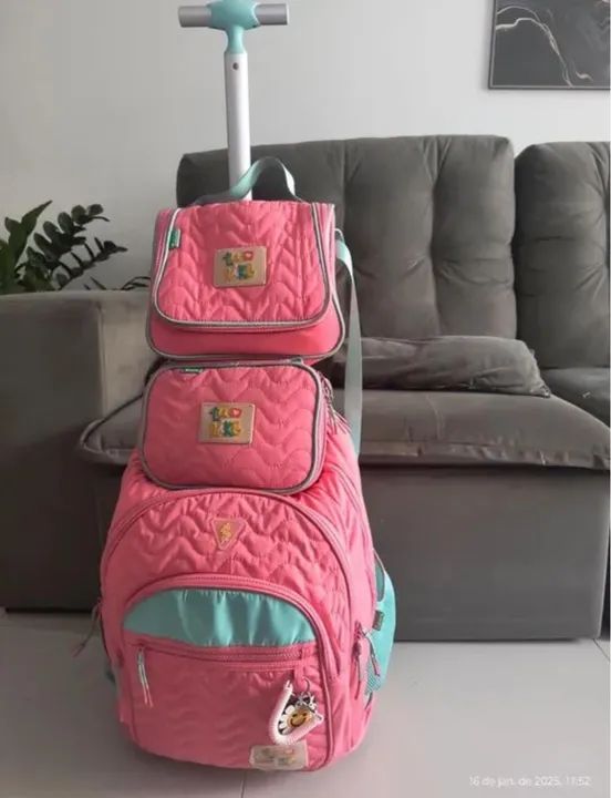 Kit de mochila , lancheira e estojo