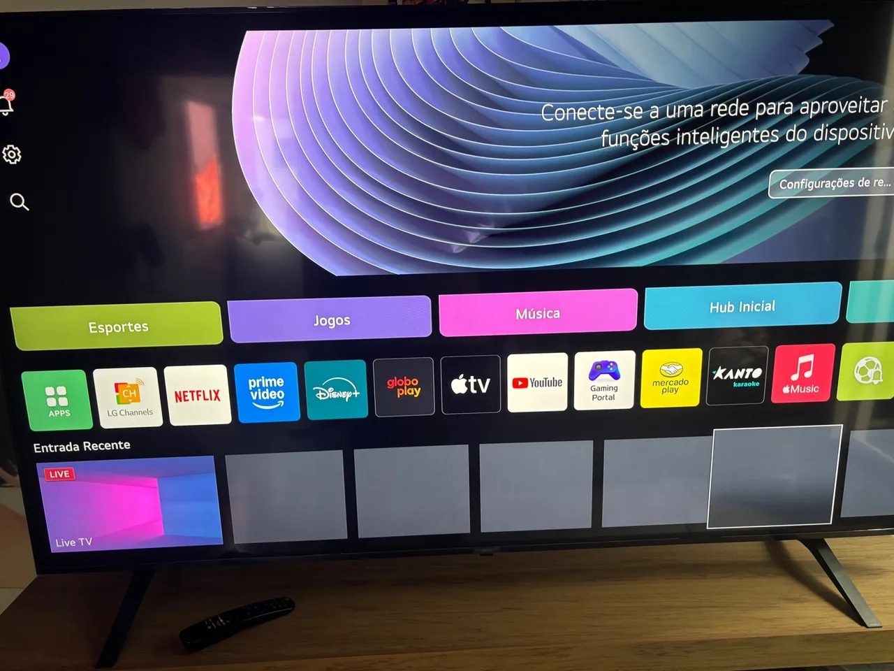 TV LED 4K com tela grande