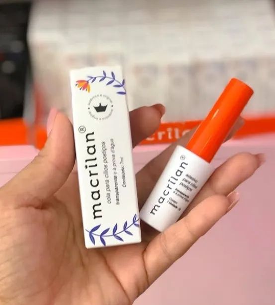 Cola transparente e à prova d'água Macrilan. Fixação duradoura para seus cílios postiços. 