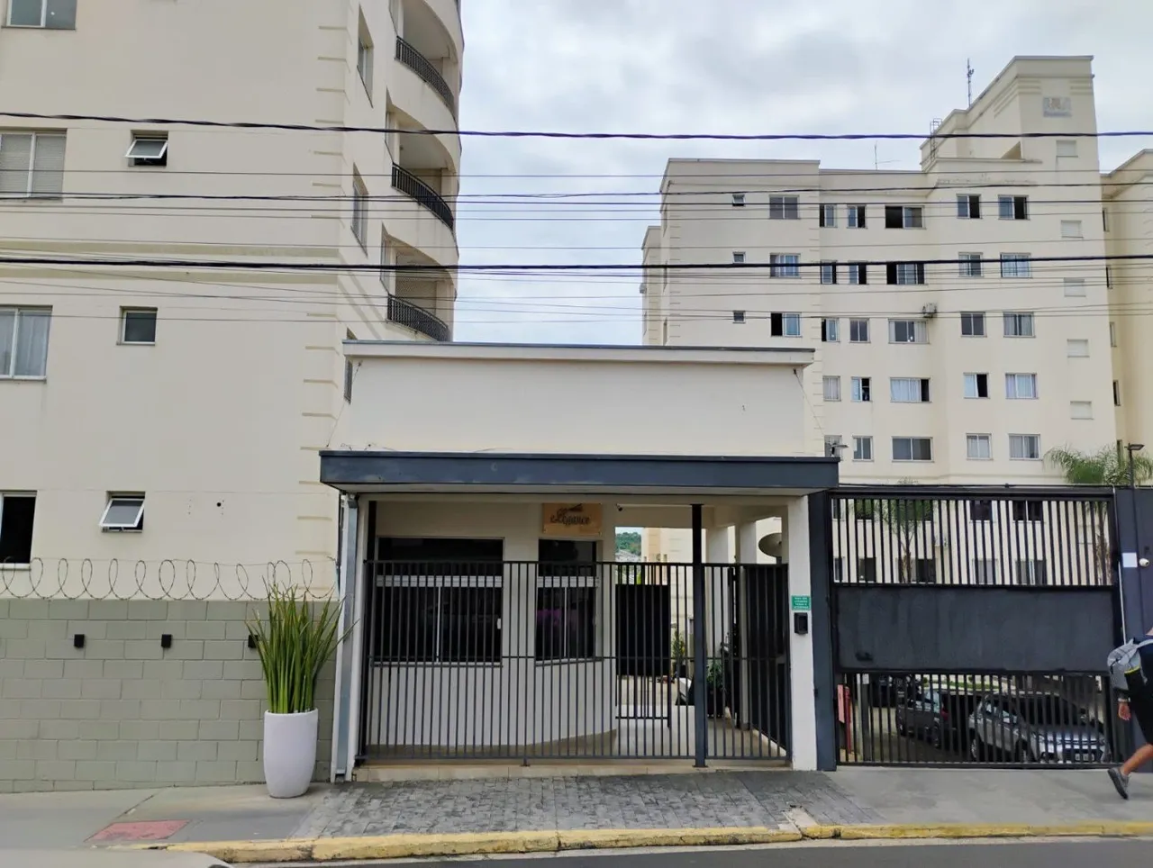 Apartamento ( 200 mil ) 3 dormitórios Agudos-SP Elegance