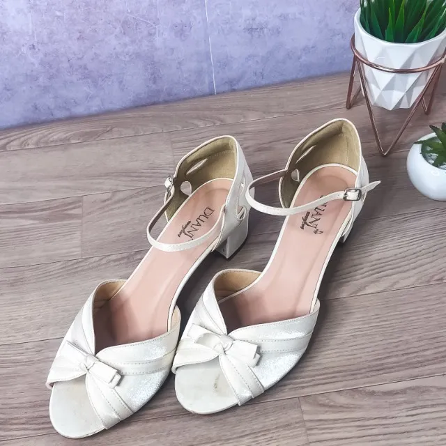 Sandália Duani Confort nº 40 salto bloco 4cm