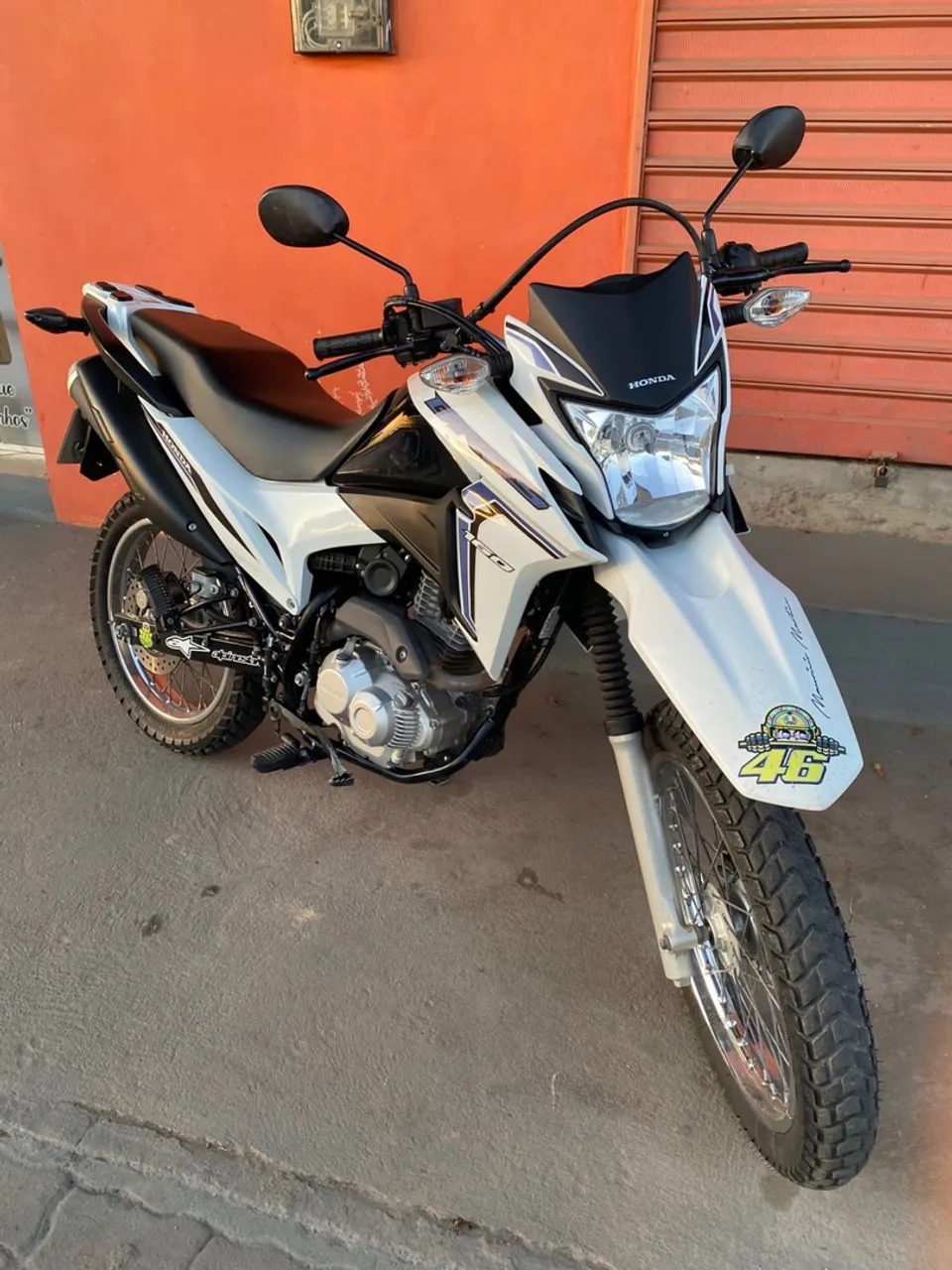 Bros 2022 top
