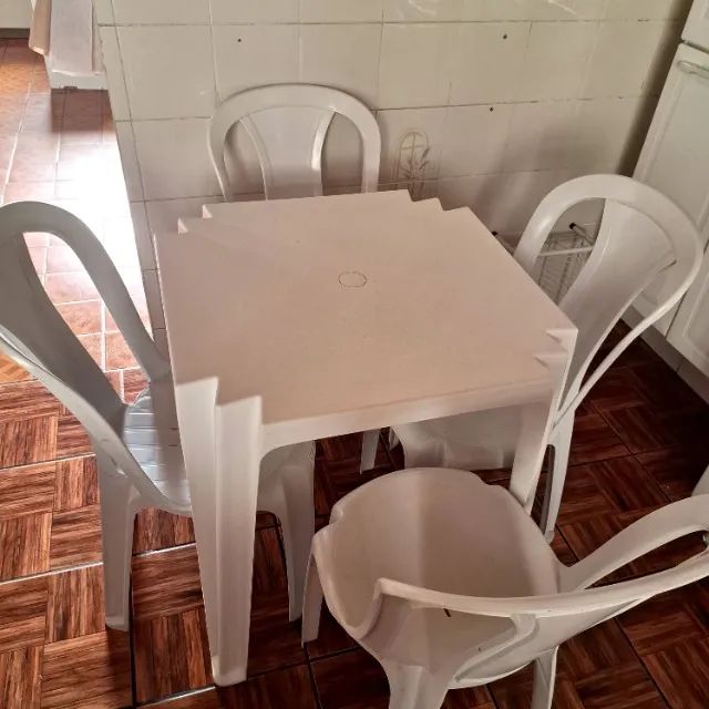 Mesa com 4 Cadeiras novinha - Foto 5