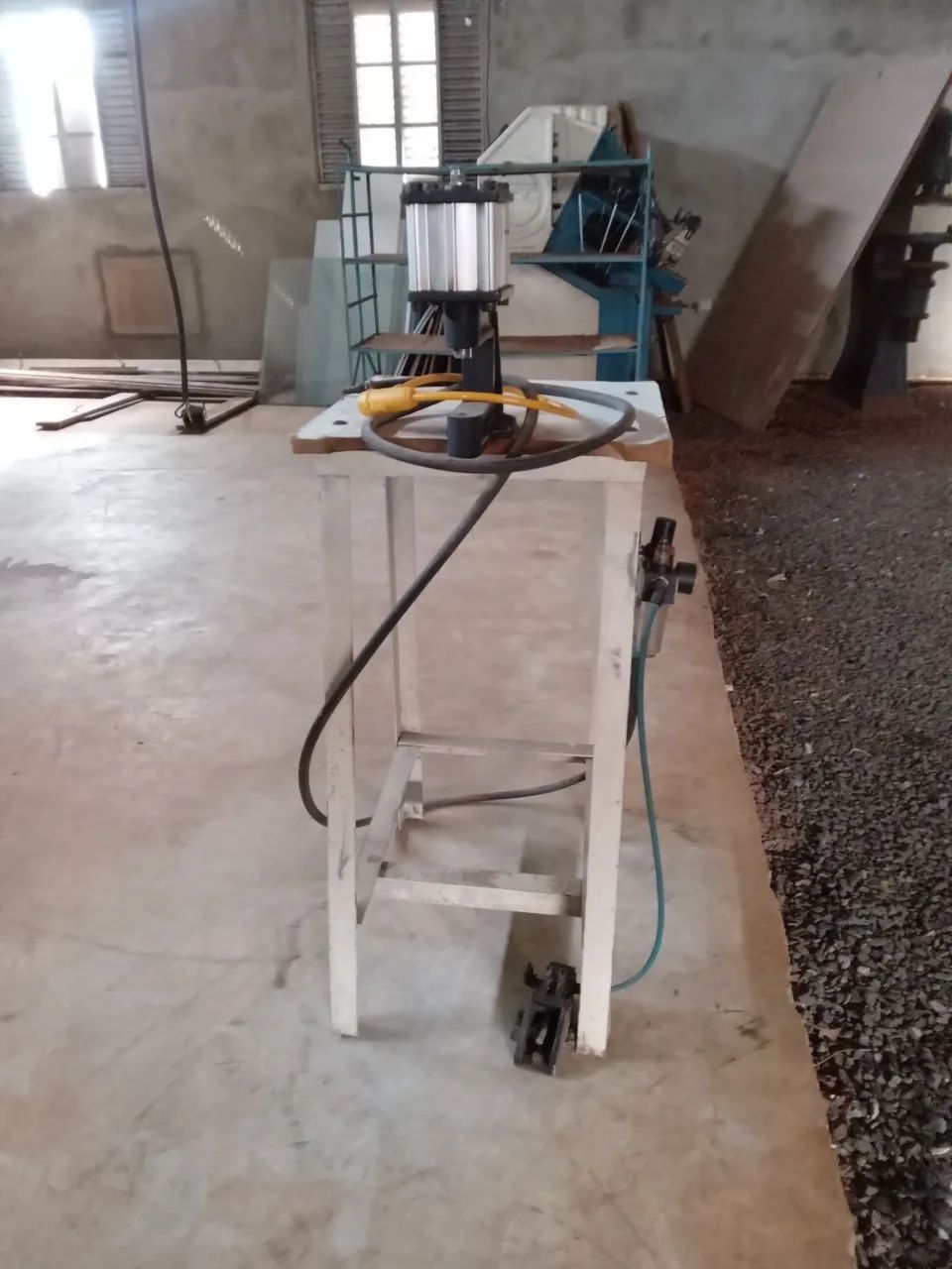 Máquina Pneum ático Ilhos - Foto 2