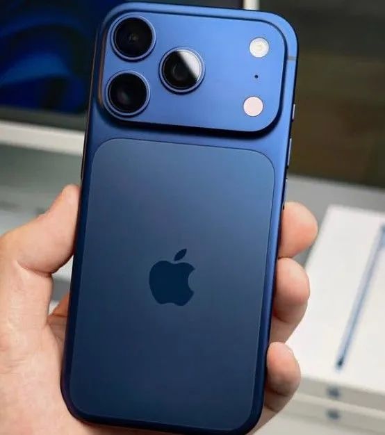 iPhone 17 pro azul 256 GB ( lacrado)