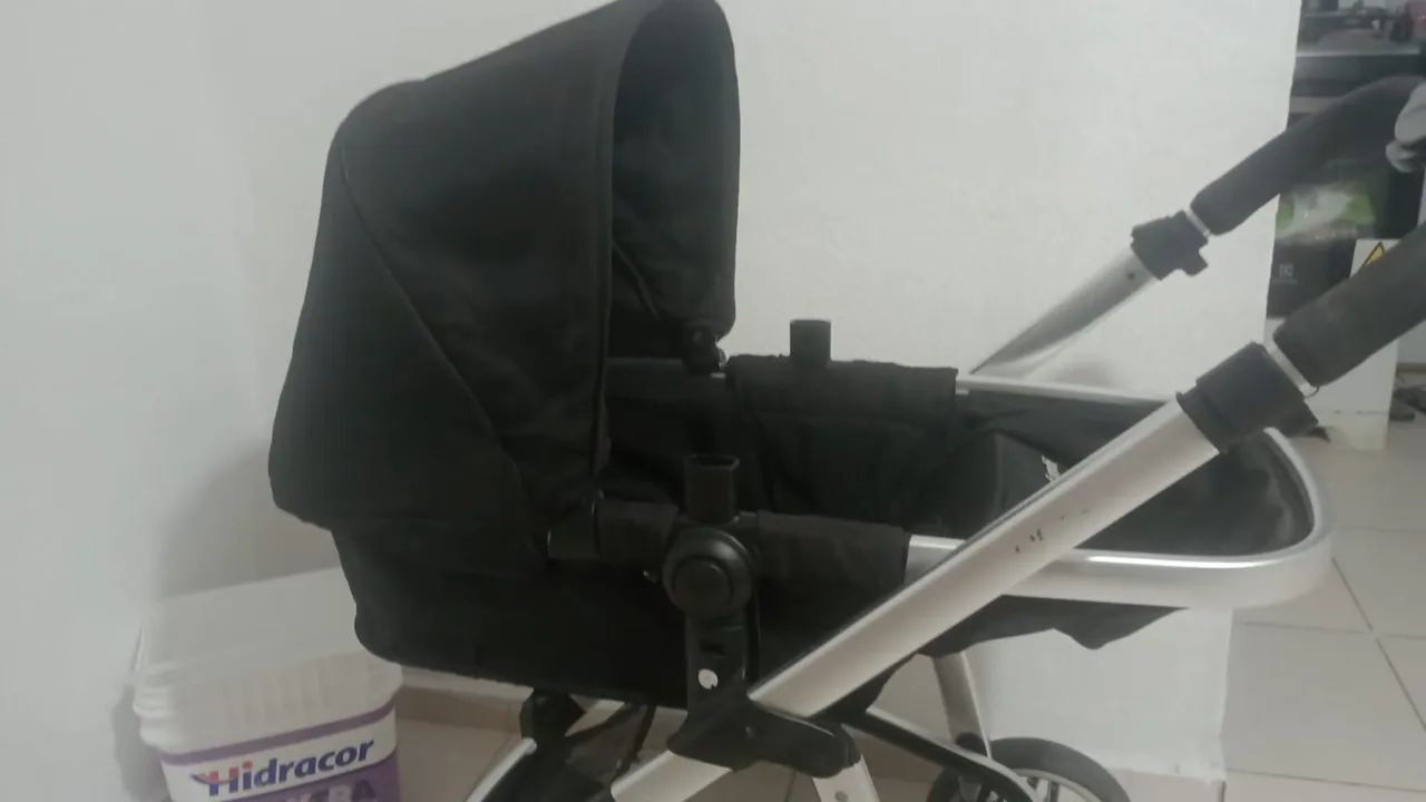 Carrinho de bebê estilo Moisés