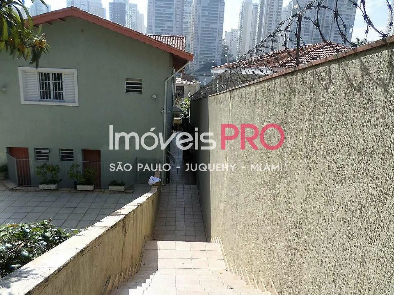 Sobrado no Brooklin com 465m², 4 quartos e 3 vagas