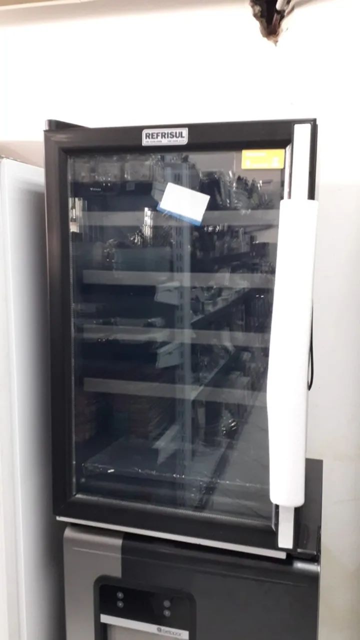 Adega Piubella 100 litros para 24 garrafas - Venax - Sadi