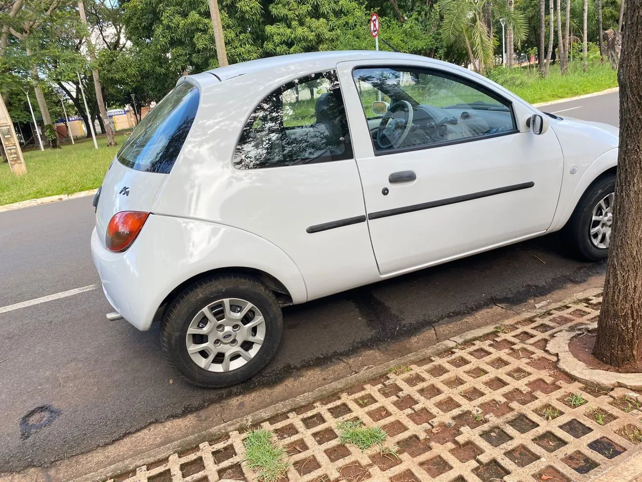 Carro Ford K Branco  - Foto 4