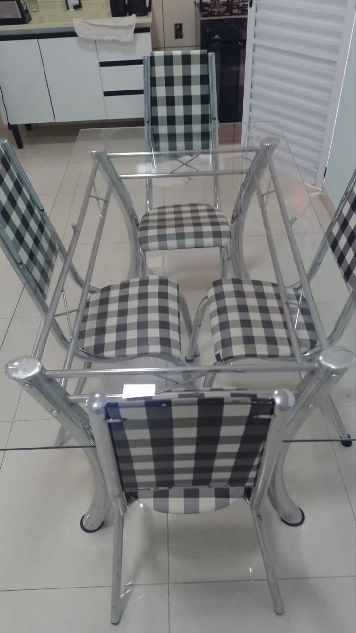 Mesa de vidro com 6 cadeiras  - Foto 2