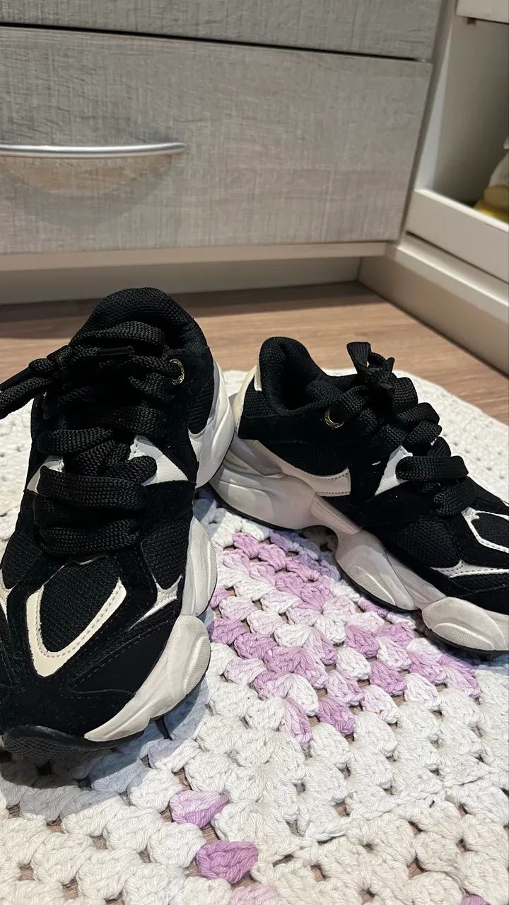 Tênis preto e branco - Foto 5