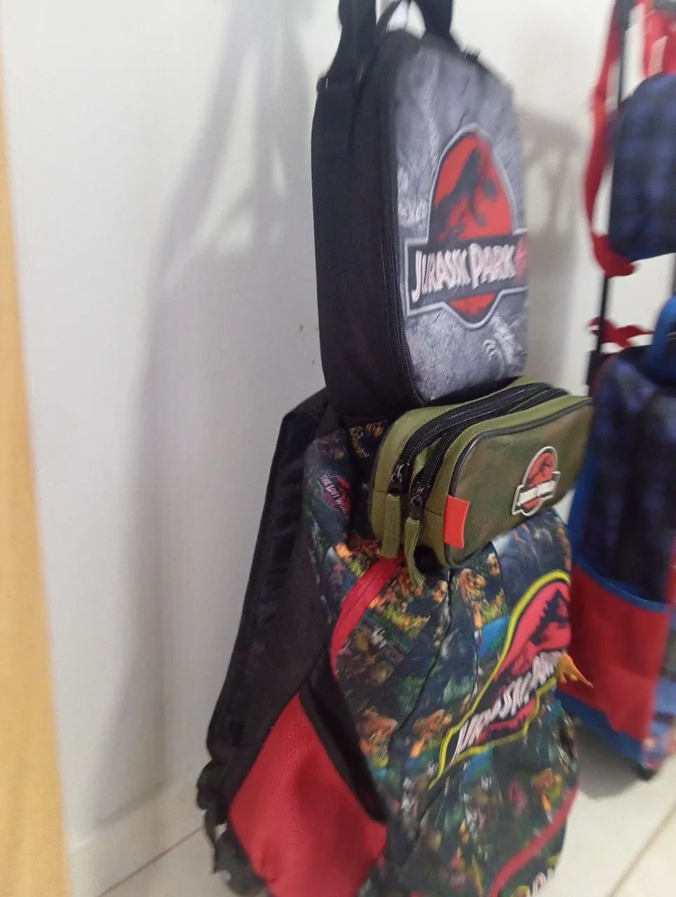 Kit de Mochilas completo em bom estado Jurassic e transformes - Foto 2