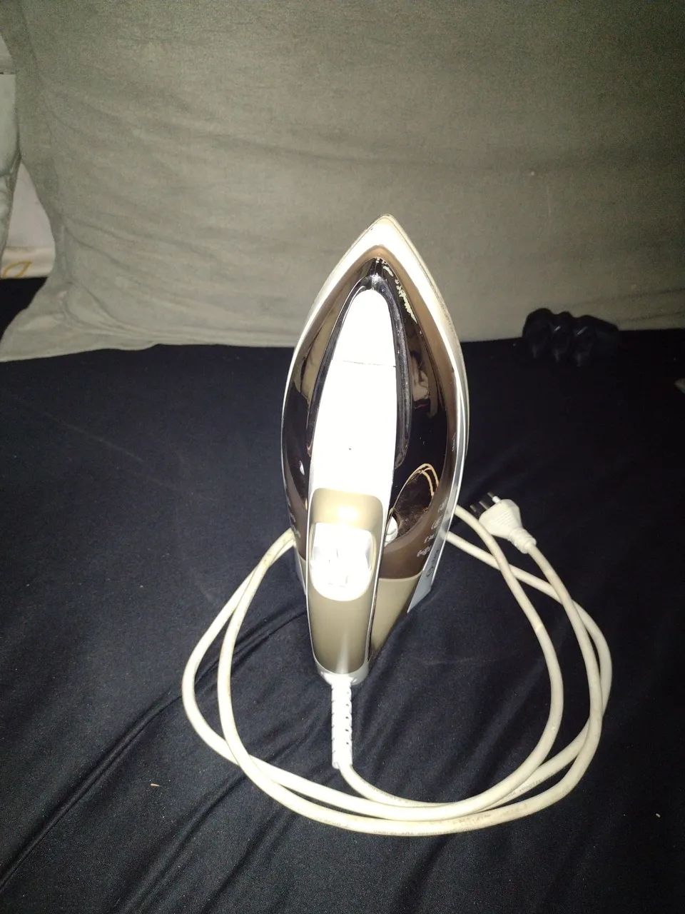 Ferro de passar roupa oster - Foto 4