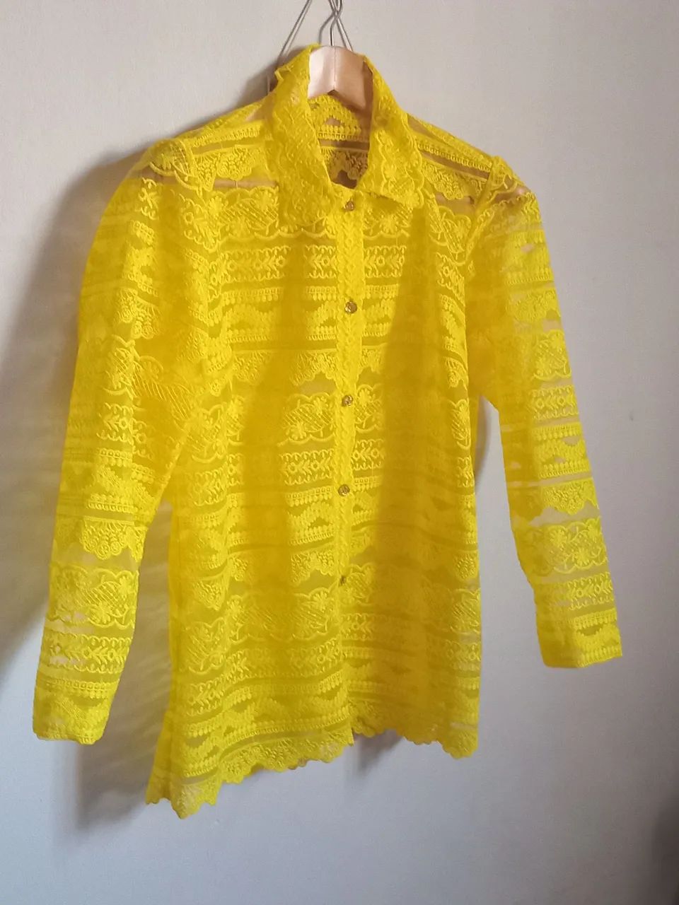 Blusa Amarela Mangas Compridas